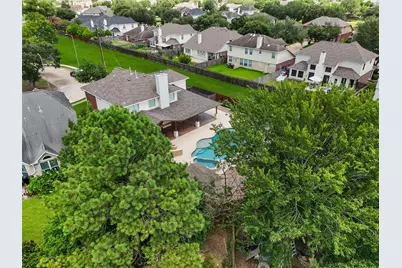 2322 Meadow Briar Drive, Sugar Land, TX 77498 - Photo 31