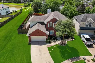 2322 Meadow Briar Dr, Sugar Land, TX 77498 - Photo 33