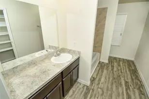 13155 Withee Path Ln, Houston, TX 77048 - Photo 9