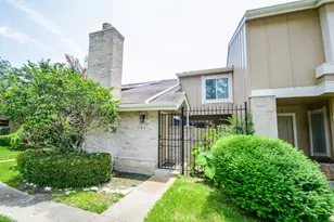 2321 Crescent Park Dr, Houston, TX 77077 - Photo 3