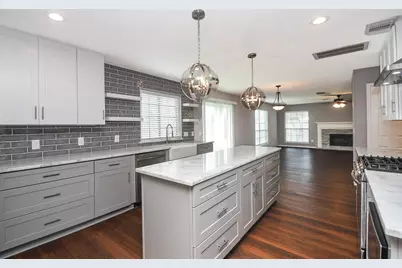 3330 S Sutton Square, Stafford, TX 77477 - Photo 9