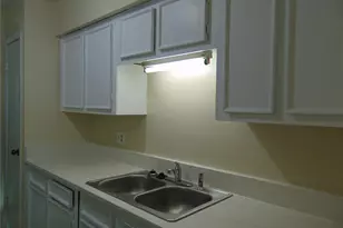 215 Postoffice St, Galveston, TX 77550 - Photo 11