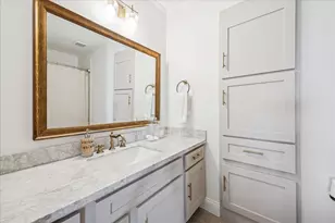 1048 Augusta Dr, Houston, TX 77057 - Photo 11