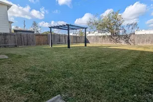 13422 Sarento Village, Sugar Land, TX 77498 - Photo 35