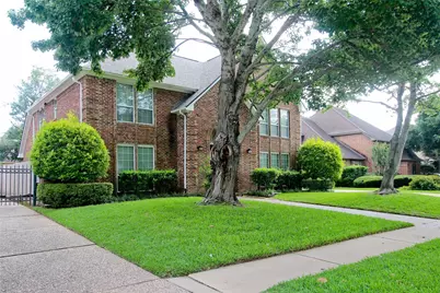2918 Deer Creek Drive, Sugar Land, TX 77478 - Photo 3
