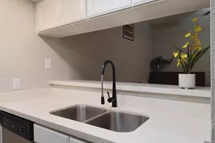 3768 Tanglewilde St, Houston, TX 77063 - Photo 7