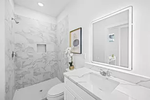 6721 St Augustine St, Houston, TX 77021 - Photo 9