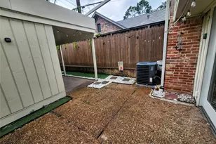 12739 Huntingwick Dr, Houston, TX 77024 - Photo 31