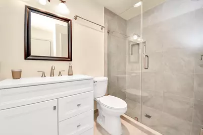 9433 Pagewood Ln, Houston, TX 77063 - Photo 31