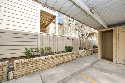 9433 Pagewood Ln, Houston, TX 77063 - Photo 3