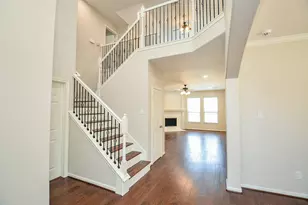 35 S Marshside Pl, Spring, TX 77389 - Photo 5