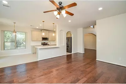 35 S Marshside Place, Spring, TX 77389 - Photo 9