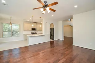35 S Marshside Pl, Spring, TX 77389 - Photo 9
