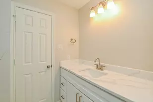 35 S Marshside Pl, Spring, TX 77389 - Photo 15
