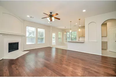 35 S Marshside Place, Spring, TX 77389 - Photo 7