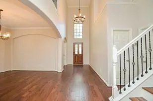 35 S Marshside Pl, Spring, TX 77389 - Photo 3