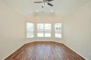 35 S Marshside Pl, Spring, TX 77389 - Photo 11