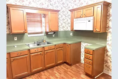 204 W Fayette Street, Fayetteville, TX 78940 - Photo 11