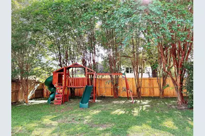 4007 N Beechwood Court, Houston, TX 77059 - Photo 9