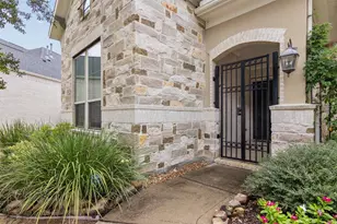 3430 Dover Valley Dr, Houston, TX 77059 - Photo 3