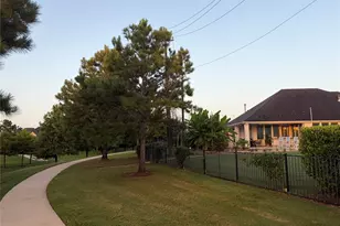 3430 Dover Valley Dr, Houston, TX 77059 - Photo 39