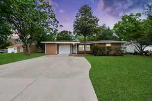 1026 16th Ave N, Texas City, TX 77590 - Photo 1