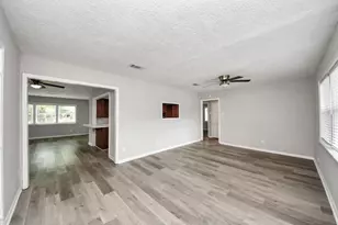 1026 16th Ave N, Texas City, TX 77590 - Photo 5