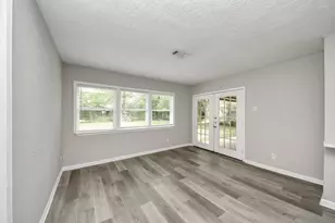 1026 16th Ave N, Texas City, TX 77590 - Photo 11