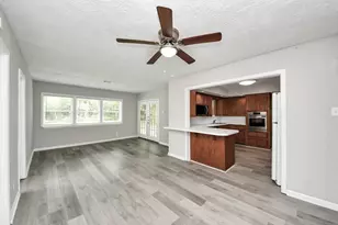 1026 16th Ave N, Texas City, TX 77590 - Photo 9