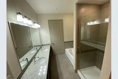 1800 St Joseph Parkway #327, Houston, TX 77003 - Photo 11