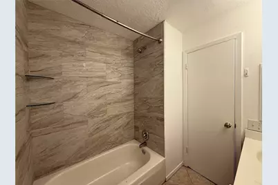 10119 Leawood Boulevard, Houston, TX 77099 - Photo 11