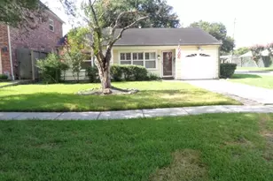 5125 Locust St, Bellaire, TX 77401 - Photo 1