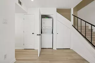 2800 Jeanetta St, Houston, TX 77063 - Photo 13