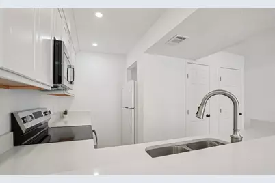 2800 Jeanetta Street #203, Houston, TX 77063 - Photo 9