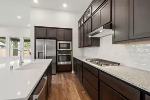 13105 Brg Crst Dr, Conroe, TX 77302 - Photo 3