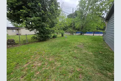 600 E Plum Street, Angleton, TX 77515 - Photo 19