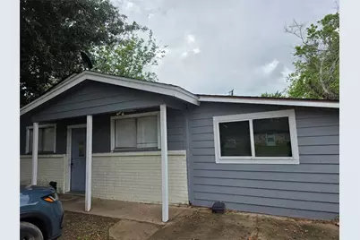 600 E Plum Street, Angleton, TX 77515 - Photo 1