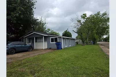 600 E Plum Street, Angleton, TX 77515 - Photo 21
