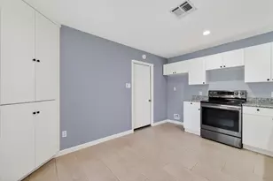 5258 Castlecreek Ln, Houston, TX 77053 - Photo 13