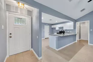 5258 Castlecreek Ln, Houston, TX 77053 - Photo 5