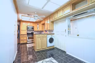 3210 Cloverdale St, Houston, TX 77025 - Photo 13