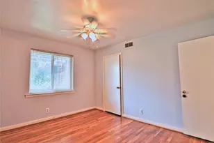 3210 Cloverdale St, Houston, TX 77025 - Photo 25