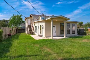 7003 Schlitz Ln, Hitchcock, TX 77563 - Photo 13