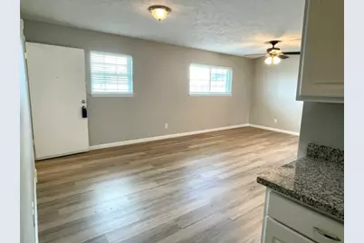 1914 Larrabee Street #3, Seabrook, TX 77586 - Photo 9