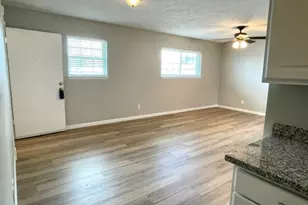 1914 Larrabee St, Seabrook, TX 77586 - Photo 9