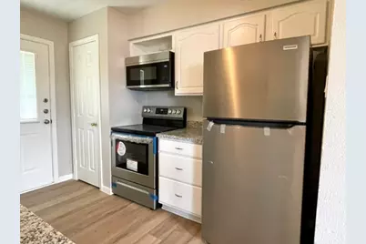1914 Larrabee Street #3, Seabrook, TX 77586 - Photo 7