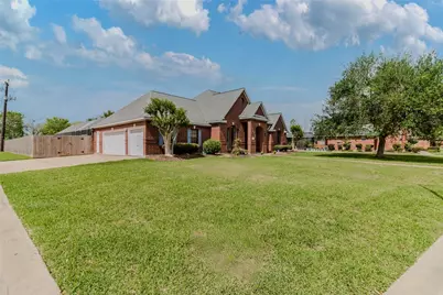 226 Moss Rose Lane, Lake Jackson, TX 77566 - Photo 33