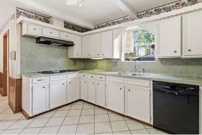 211 Shenandoah Drive, Shenandoah, TX 77381 - Photo 17