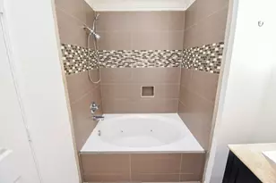 1622 W 25th St, Houston, TX 77008 - Photo 27