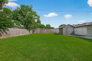 511 Bellmar Ln, Friendswood, TX 77546 - Photo 23